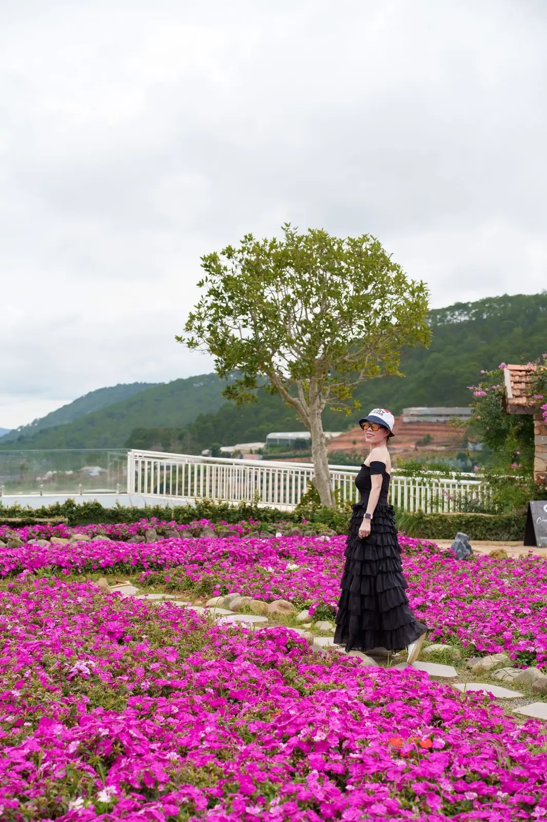 Chân dung khách trong vườn hoa Đà Lạt